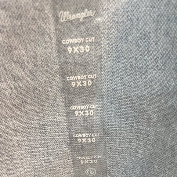 NWT Wrangler Women's Cowboy Cut Natural Rise Jeans Size 9/10 30" inseam - Picture 4 of 6